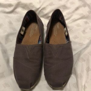 Gray canvas Toms